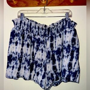 Tie-dye print stretch shorts